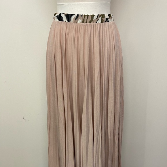 Loyd ford pale pink pleated skirt - Picture 6 of 7
